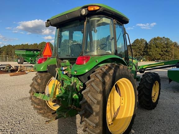 Image of John Deere 5085M equipment image 4