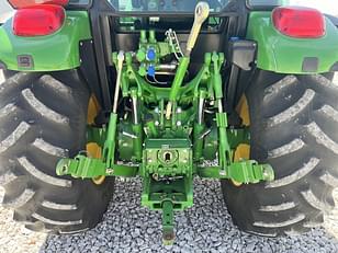 Main image John Deere 5085M 17