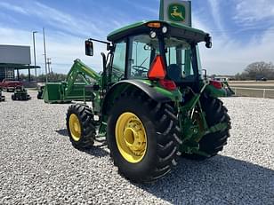 Main image John Deere 5085M 3