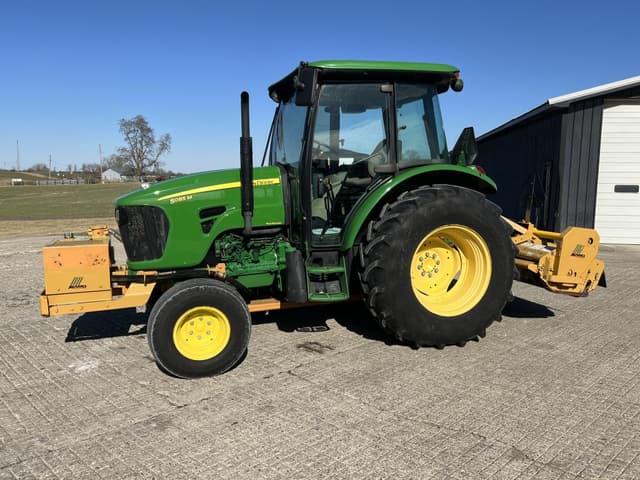 Image of John Deere 5085M equipment image 2