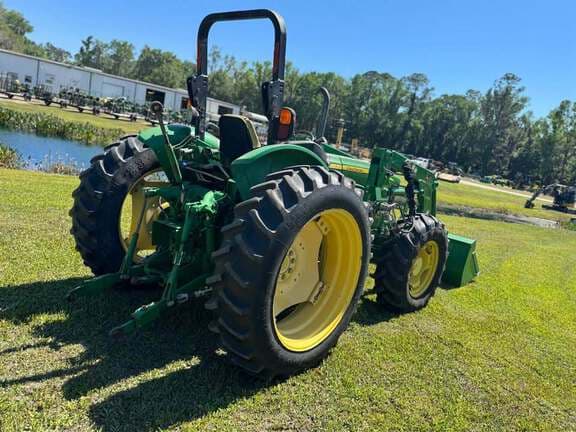 Image of John Deere 5085M equipment image 4