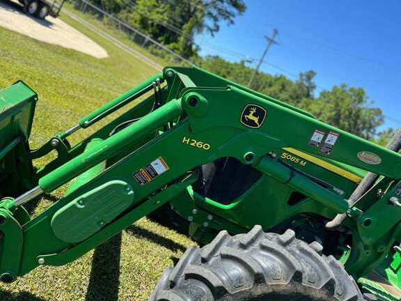 Image of John Deere 5085M equipment image 1