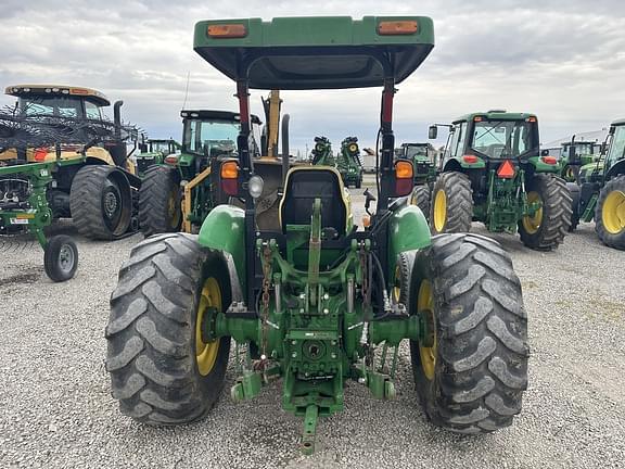 Image of John Deere 5085M equipment image 3