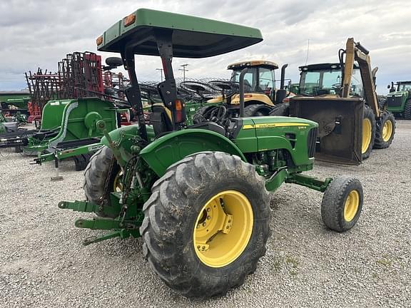 Image of John Deere 5085M equipment image 4