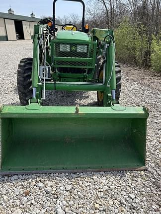 Image of John Deere 5085M equipment image 1