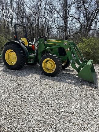 Image of John Deere 5085M equipment image 3