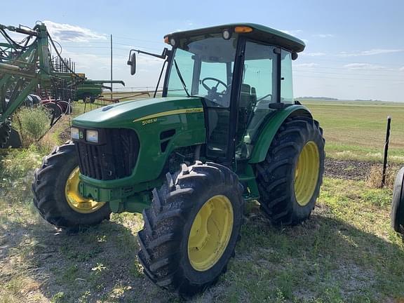 Image of John Deere 5085M equipment image 1