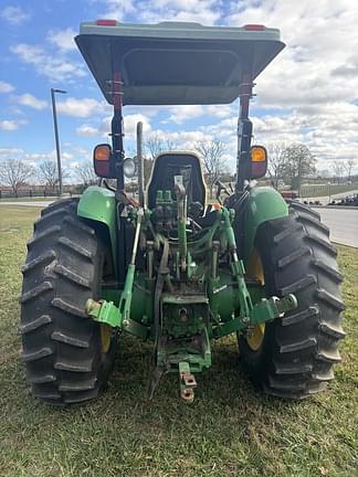 Image of John Deere 5085M equipment image 4