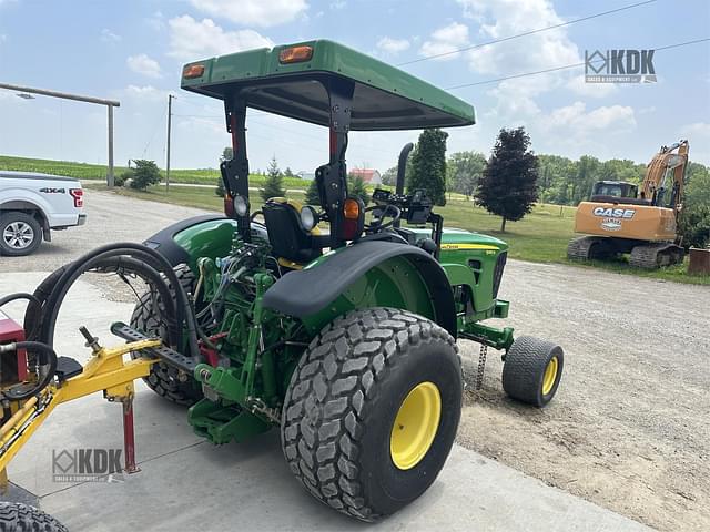 Image of John Deere 5085M equipment image 4