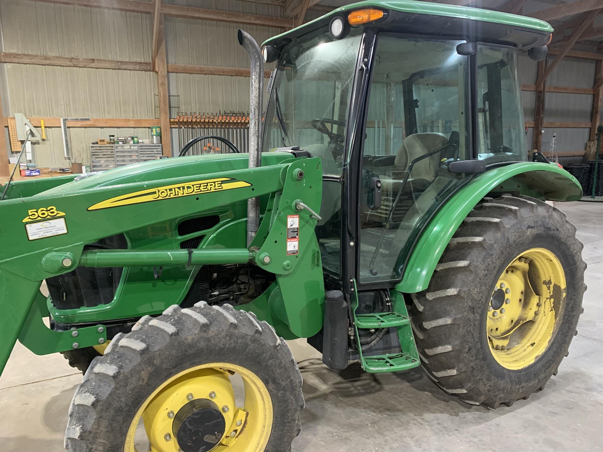 2011 John Deere 5093E Equipment Image0