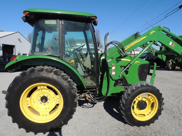 Image of John Deere 5093E equipment image 3