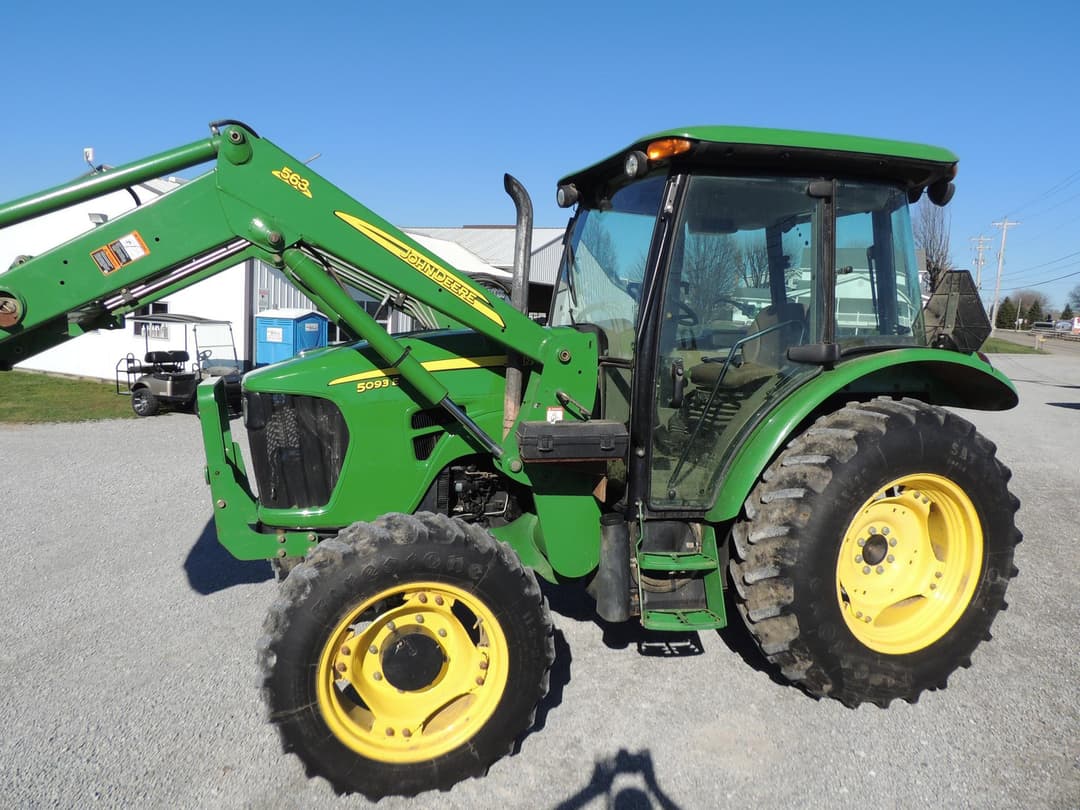 Image of John Deere 5093E Primary image