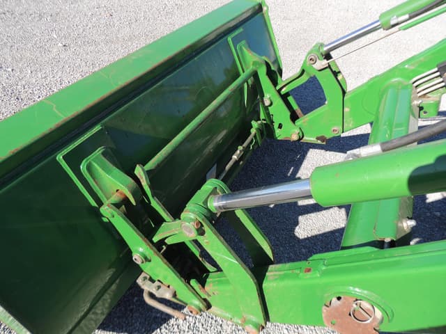 Image of John Deere 5093E equipment image 4