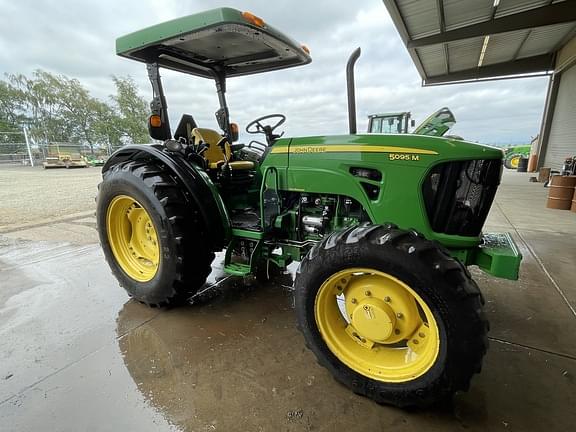 2011 John Deere 5095M Equipment Image0