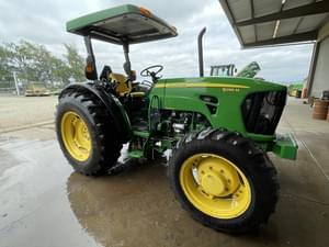2011 John Deere 5095M Image