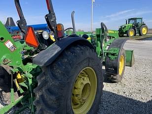 Main image John Deere 5095M 5