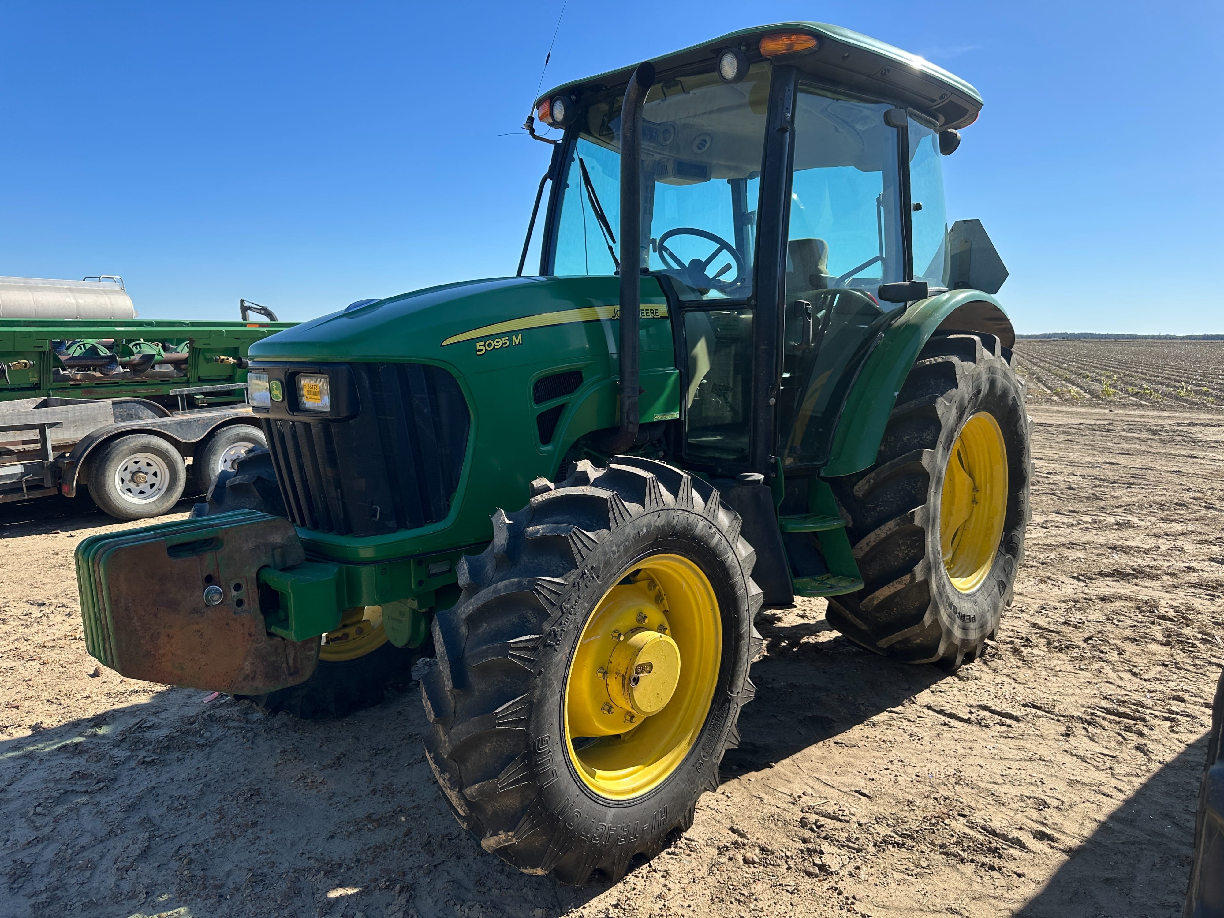 2011 John Deere 5095M Equipment Image0