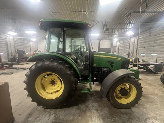 Image of John Deere 5101E equipment image 1