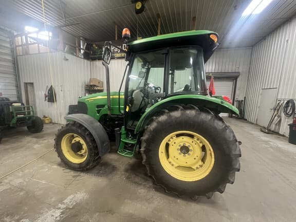 Image of John Deere 5101E equipment image 3