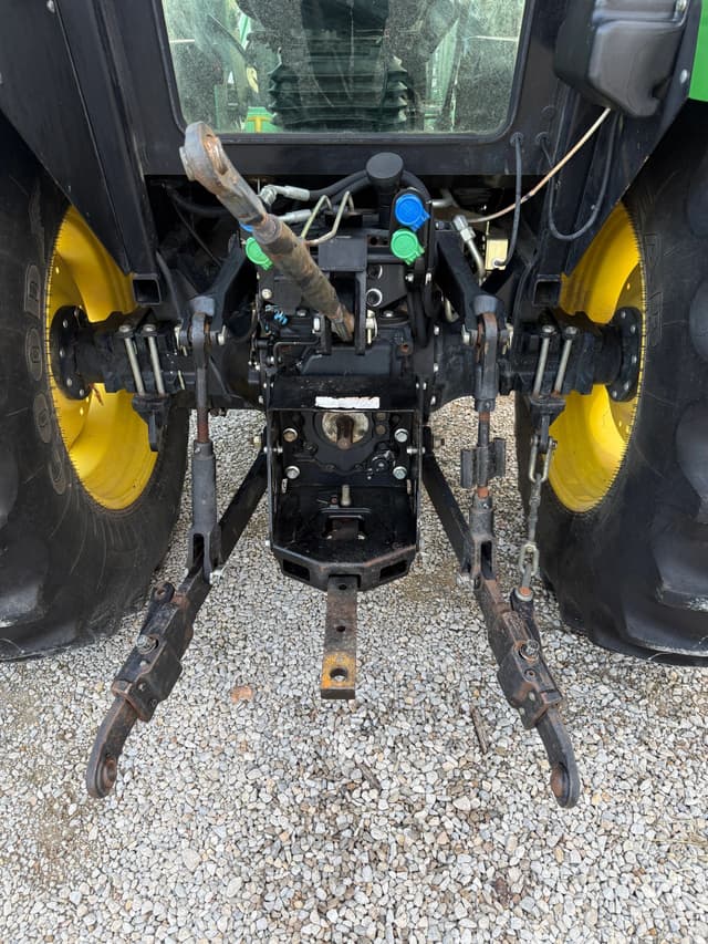 Image of John Deere 5101E equipment image 4