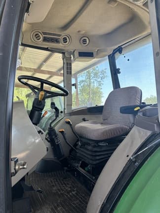 Image of John Deere 5101E equipment image 3