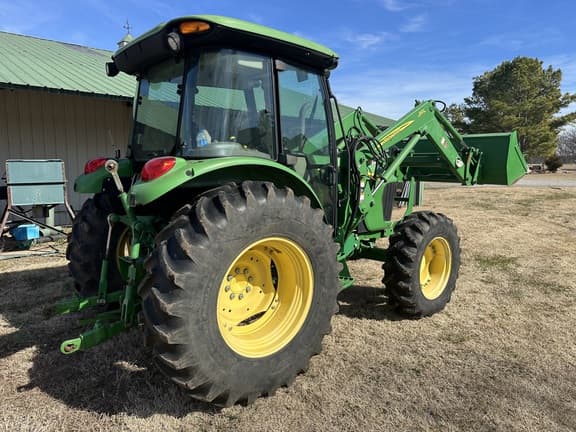 Image of John Deere 5105M equipment image 2