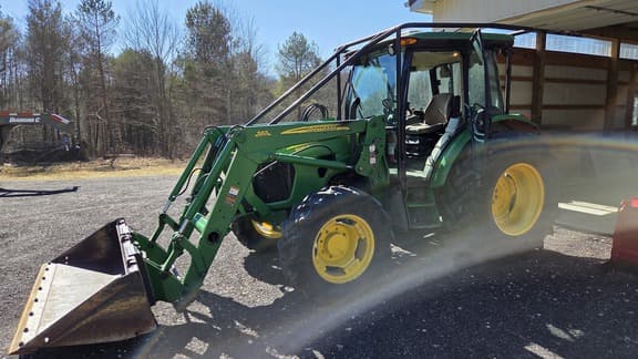 Image of John Deere 5105M equipment image 1