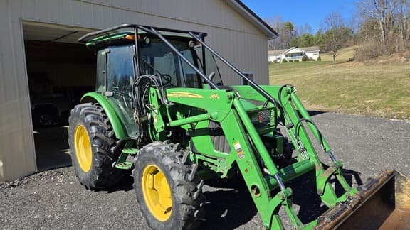 Image of John Deere 5105M Primary image