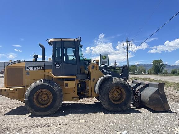 Image of John Deere 544K equipment image 3