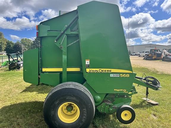 Image of John Deere 568 equipment image 1