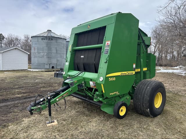 Image of John Deere 568 equipment image 3