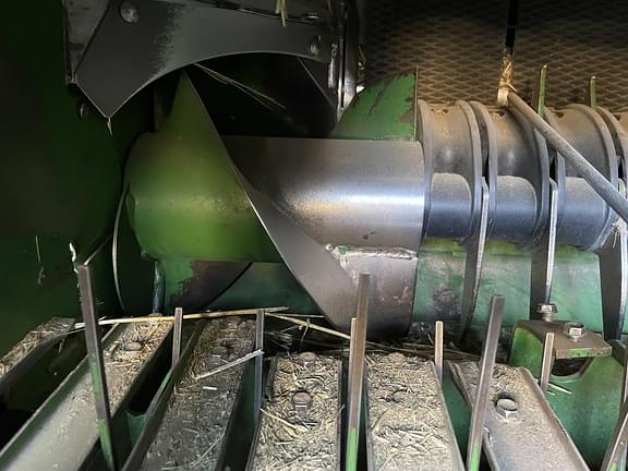 Image of John Deere 568 equipment image 2