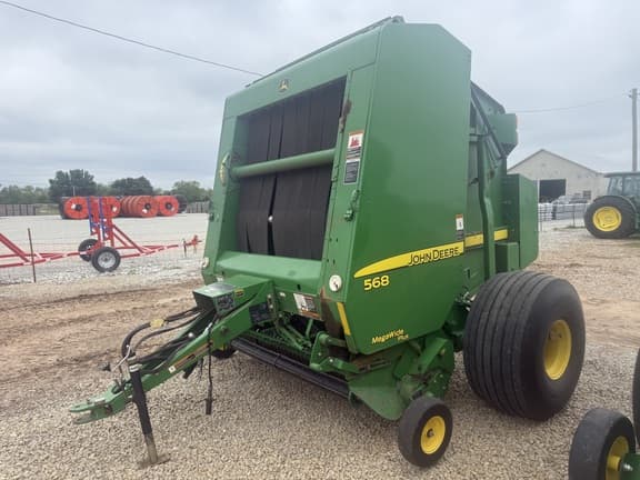 Image of John Deere 568 equipment image 1