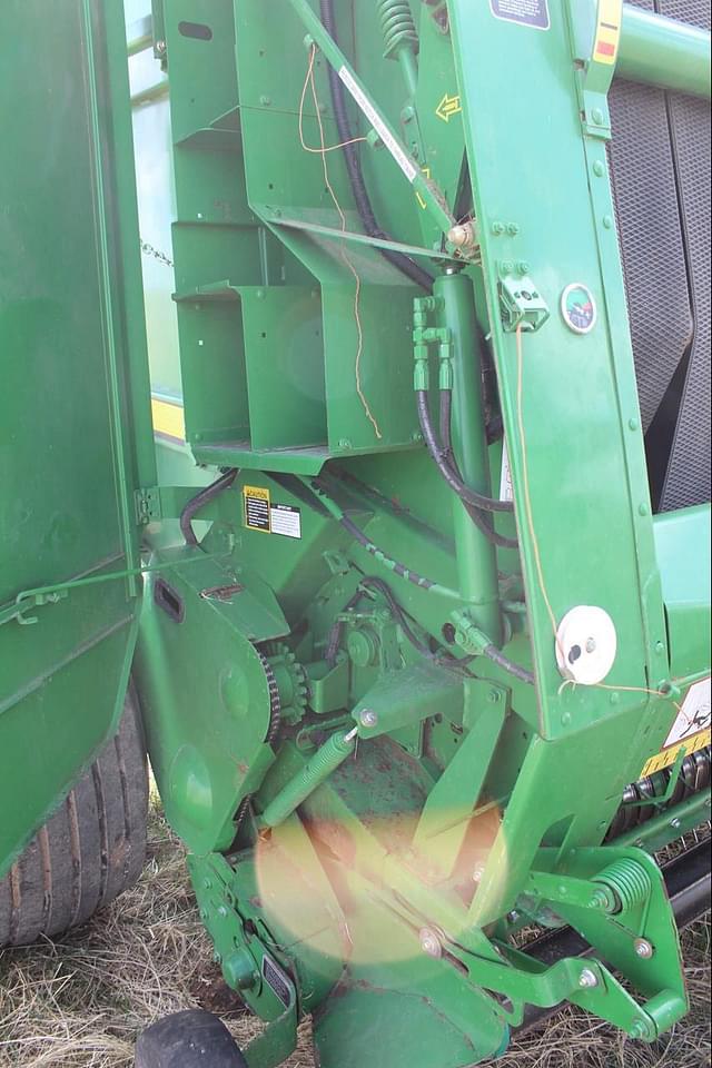 Image of John Deere 568 equipment image 3