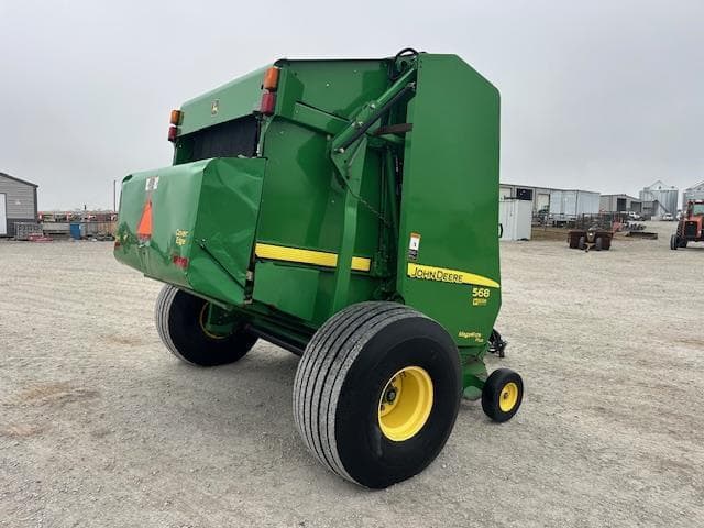 Image of John Deere 568 equipment image 4