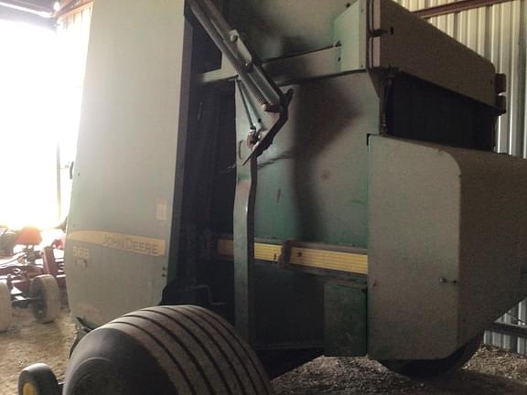 Image of John Deere 568 equipment image 3