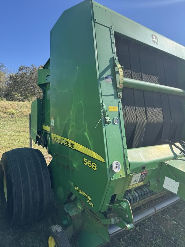 Image of John Deere 568 equipment image 1