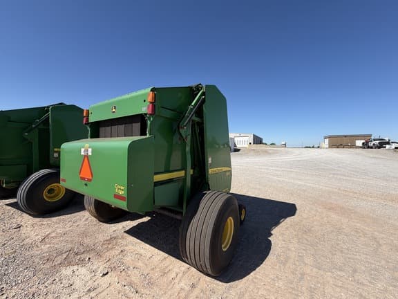 Image of John Deere 568 equipment image 3