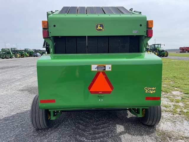 Image of John Deere 568 equipment image 4