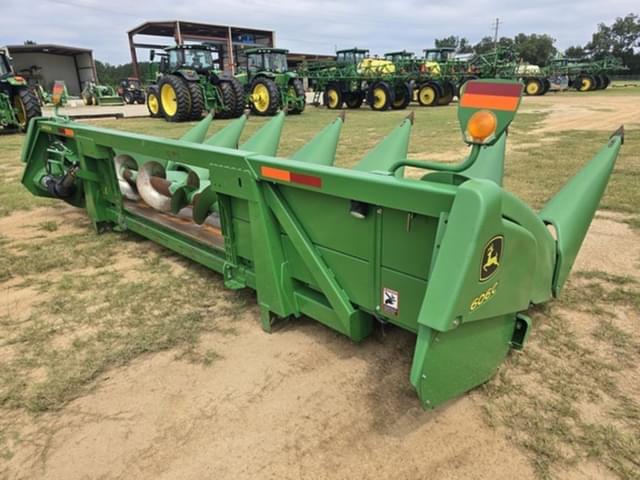 Image of John Deere 606C equipment image 4