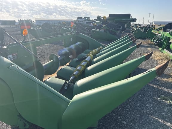 2011 John Deere 606C Image