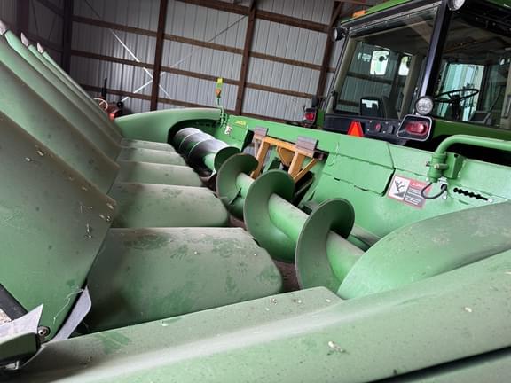 Image of John Deere 606C equipment image 3