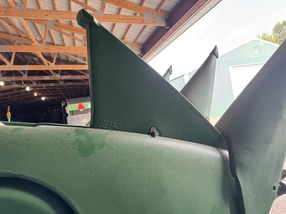 Image of John Deere 606C equipment image 1