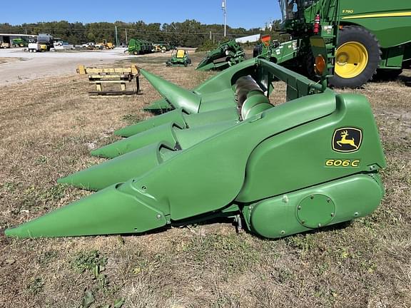 Image of John Deere 606C equipment image 3