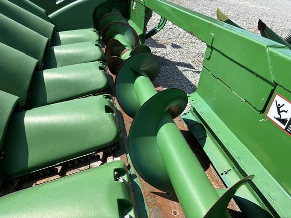 Image of John Deere 606C equipment image 3