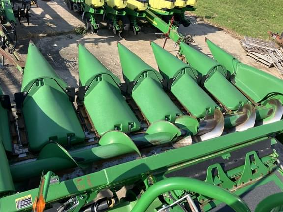 Image of John Deere 606C Primary image