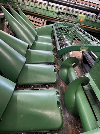 2011 John Deere 606C Equipment Image0