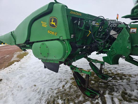 Image of John Deere 606C equipment image 2