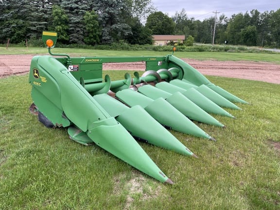 2011 John Deere 606C Equipment Image0
