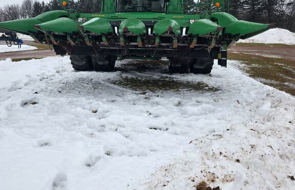 Image of John Deere 606C equipment image 1